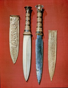 Dvě královské dýky z Tutanchamonovy hrobky (asi 1370-52 př. n. l.) Nová říše (zlato a železo)