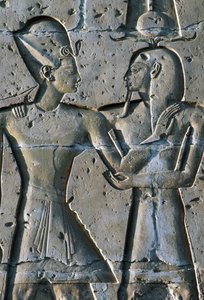 Basreliéf zobrazující faraona, Chrám Setiho I. nebo Velký chrám v Abydosu, Abydos, Egypt, Egyptská civilizace, Nová říše, 19. dynastie od Egyptian 19th Dynasty