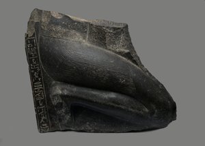 Klečící socha Khaemwaset, 1281-1277 př.nl