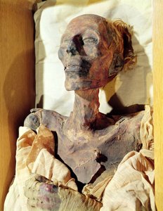 Mumifikované tělo Ramesse II (1304-1237 př.nl) nalezeno v hrobce v Deir al-Bahri