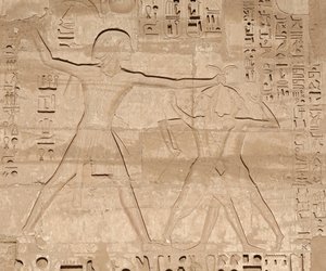 Scéna masakru nepřátel, Hořův chrám, Edfu od Egyptian 19th Dynasty