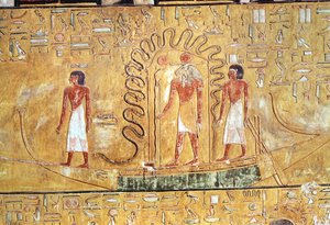 Sluneční bůh Ra ve své solární bárky, chráněné závity hada, z hrobky Setiho I. (1394-1279 př. n. l.) Nová říše (malovaný vápenec)
