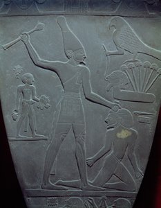 Narmerova paleta: obřadní paleta zobrazující krále Narmera s bílou korunou Horního Egypta, jak bije vězně, nalezená v Hierakonpolis, rané dynastické období, cca 3000 př.n.l.