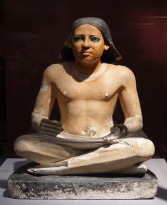 Přikrčený písař, 5. dynastie (socha) od Egyptian 5th Dynasty