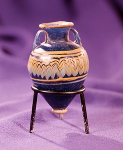 Amfora, 3.-4. století před naším letopočtem (sklo) od Egyptian Egyptian