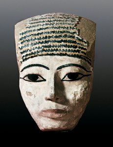Starověký Egypt: Portrét pro egyptský sarkofág. 17.-12. století av JC. Polychromovaná dřevěná řezba. Monitrol of Montserrat, muzeum Montserrat. od Egyptian Egyptian