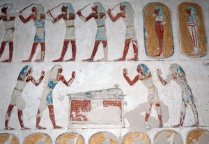 Ozbrojení muži a postava před sarkofágem, Údolí králů, Luxor od Egyptian Egyptian