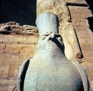 Socha Hora, na dvoře obětin v chrámu Horus (detail)