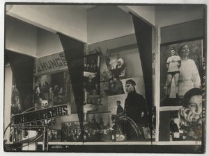Interiér sovětského pavilonu na Mezinárodní tiskové výstavě v Kolíně nad Rýnem od Eliezer Markowich Lissitzky