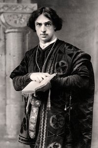 John Martin Harvey 1863-1944, anglický herec, 1907.