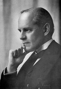 John Galsworthy , anglický romanopisec a dramatik, 1913.
