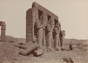 Théby, Temple of Ramasseum, Shattered Colossi, 70. léta 19. století. od Émile Béchard