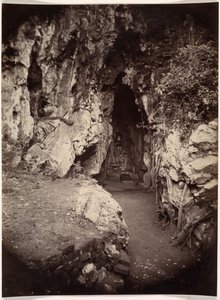 Jeskyně Hoa Nghiem, jeskyně Srpnové proměny, c. 1875. od Emile Gsell