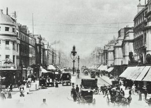 252-260 Regent Street, Westminster LB: pohled na sever k Oxford Circus, 1890 od English Photographer