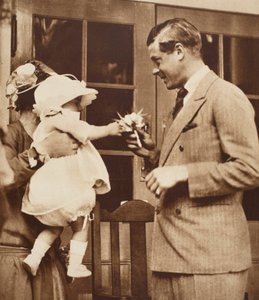Dítě podává králi Edwardu VIII kytici v Enham Village Centre, 1926 od English Photographer