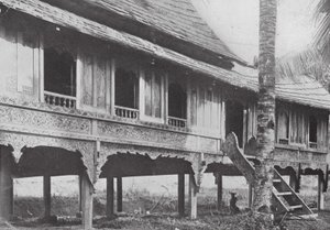 Malajský dům v Sungei Ujong (černobílá fotografie) od English Photographer