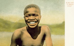 Zuluský chlapec, jemný úsměv (barevná fotografie) od English Photographer