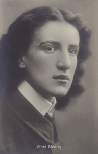 Alfred Bierling , hudebník od English Photographer