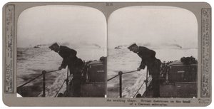 Vzrušující honička. Britské torpédoborce na dráze německé ponorky (stereoskopický tisk) od English Photographer