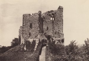 Arundel: The Castle Keep (č/b foto) od English Photographer