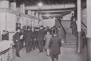 Na Bank Station Central London Railway, vchod od English Photographer