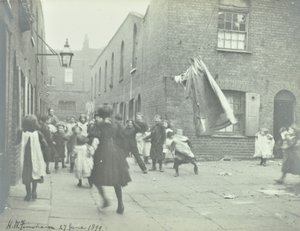 Bishops Court: celkový pohled, Londýn, 1899 od English Photographer