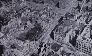 Bombardované ruiny Berlína, Německo, druhá světová válka od English Photographer