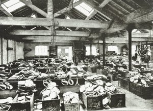 Bull Wharf, interiér Shell Warehouse, Londýn, 1890 od English Photographer