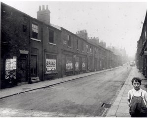 Byron Street, Leylands, Leeds, 14. srpna 1935 od English Photographer