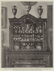 Skříň v přijímací místnosti obsahující historické miniatury, dědictví atd od English Photographer