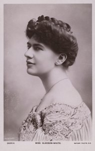 Cicely Gleeson-White, anglický soprán od English Photographer