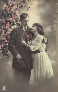 Pár pod rozkvetlým stromem od English Photographer