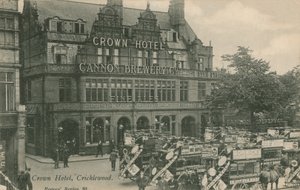 Crown Hotel, Cricklewood od English Photographer