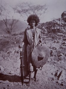 Dervish Hademdowah válečník, Súdán od English Photographer