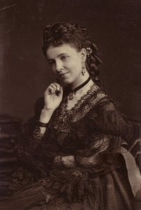 E. Albani od English Photographer