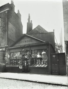 Evelyn Street: od Deptford High Street, Londýn, 1899 od English Photographer