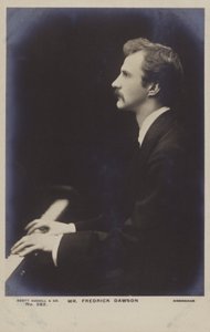 Frederick Dawson , anglický pianista od English Photographer