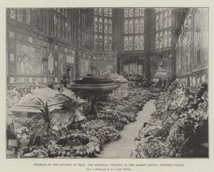 Pohřeb vévodkyně z Tecku, pamětní věnce v Albertově kapli, hrad Windsor od English Photographer