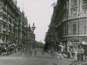 Celkový pohled na Northumberland Avenue od English Photographer