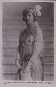 Jeho královská výsost princezna Mary, vikomtesa Lascellesová (černobílá fotografie) od English Photographer
