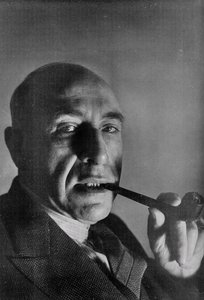 Harry Price od English Photographer