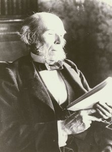 Herbert Spencer, portrét, čtení (čb foto) od English Photographer
