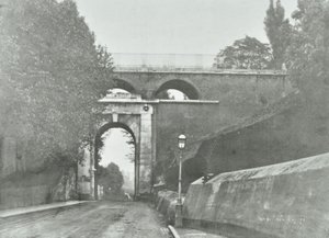 Highgate Archway, Archway Road Bridge: celkový pohled na starý most, 1896 od English Photographer