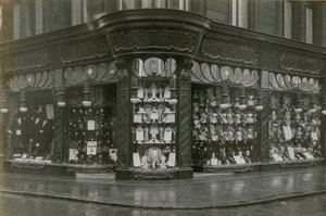 Horne Brothers, Coventry Street, Londýn od English Photographer
