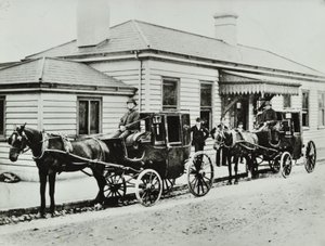 Kabiny tažené koňmi na nádraží Westbourne Park, 1885 od English Photographer