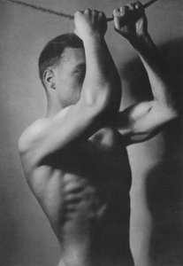 Ilustrace k mužskému tělu (černobílá fotografie) od English Photographer
