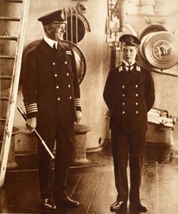 Král Edward VIII jako Praporčík v H.M.S. Hindustan, 1910 od English Photographer