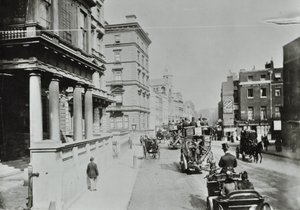 Knightsbridge, Westminster LB: pohled na východ u Albert Gate, 1890 od English Photographer