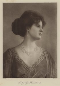 Lady G Hamilton (čb fotografie) od English Photographer