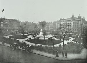 Leicester Square, Westminster LB: při pohledu na severovýchod, 1896 od English Photographer